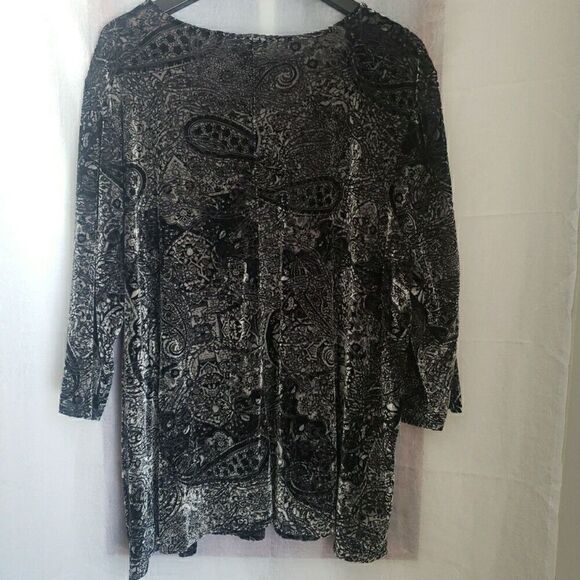 Catherines Women's Size 3X 26/28W Black Velvet Floral Blouse Top Whimsical - Picture 7 of 8